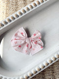 Light pink hearts – medium clip