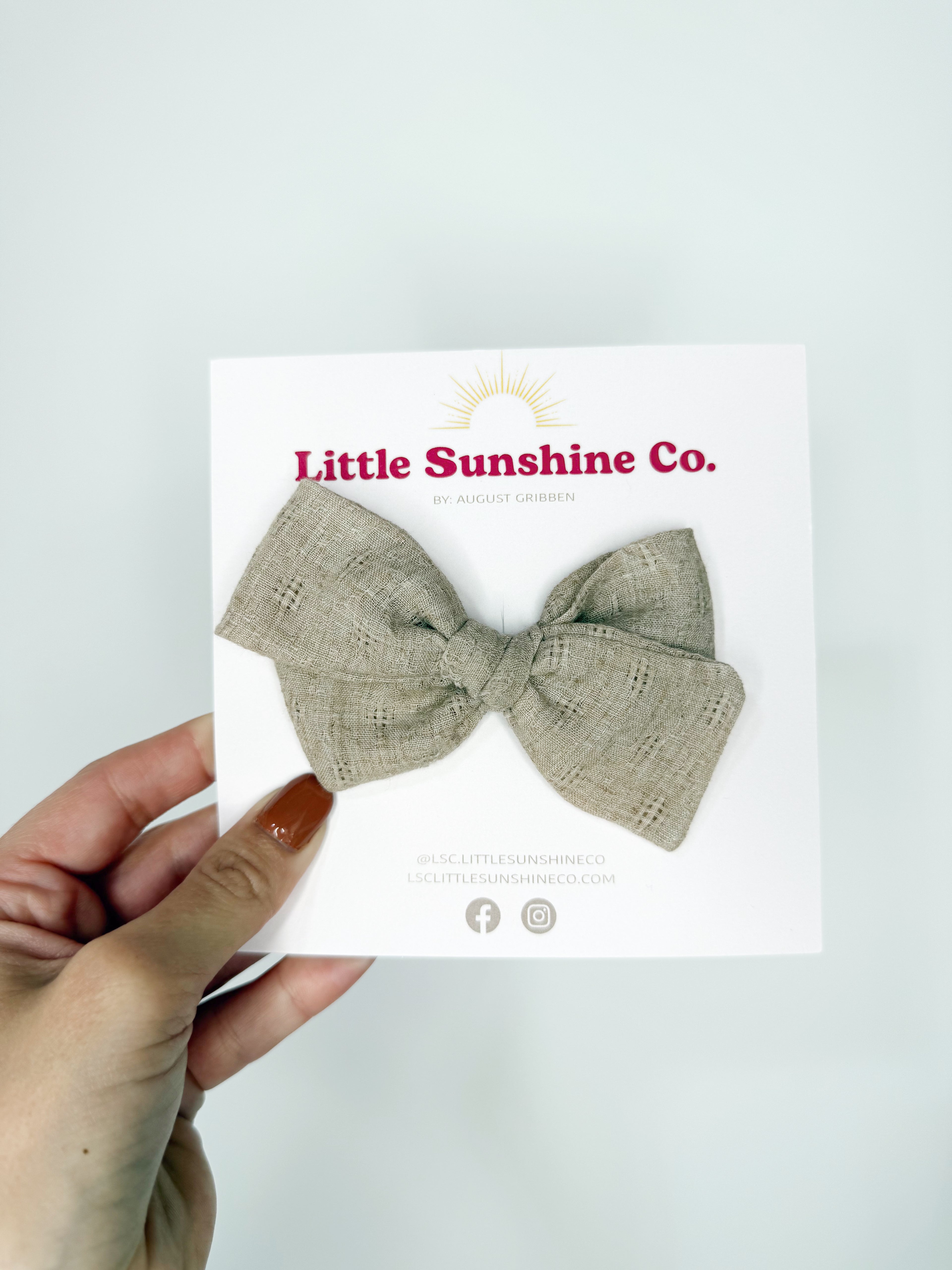 Light Taupe Pinwheel Bows