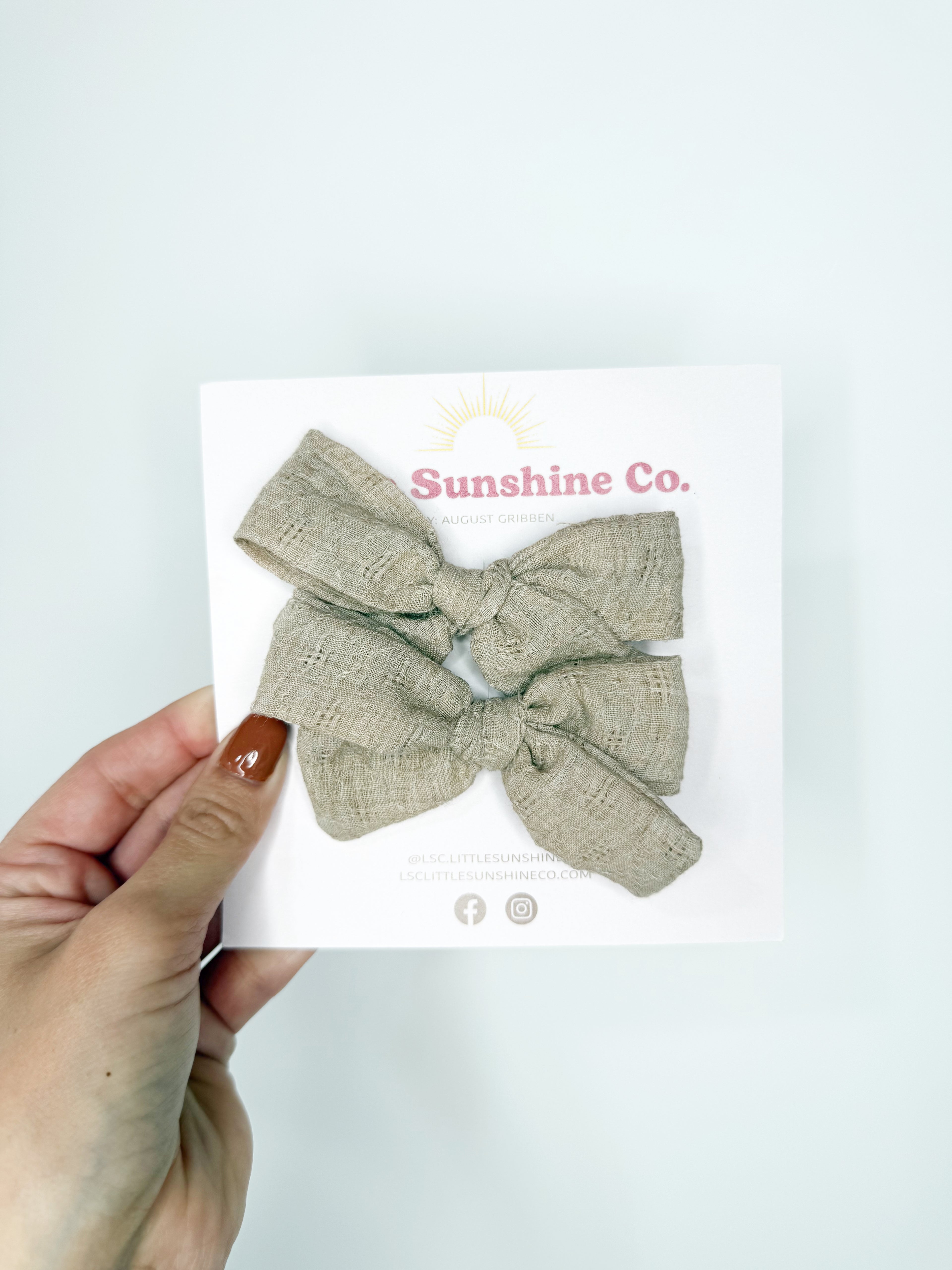 Light Taupe Pinwheel Bows