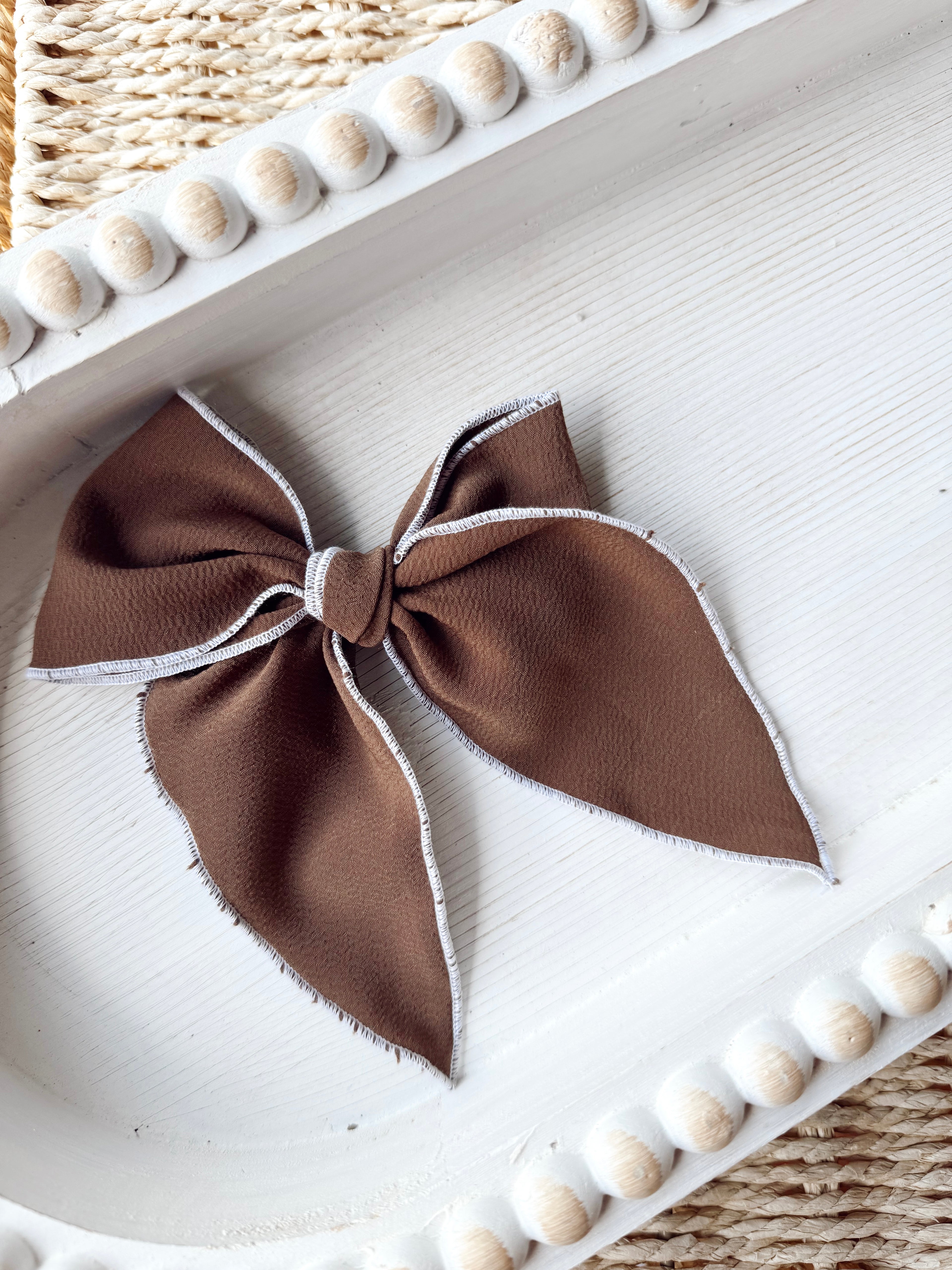 Brown fable bow – large clip