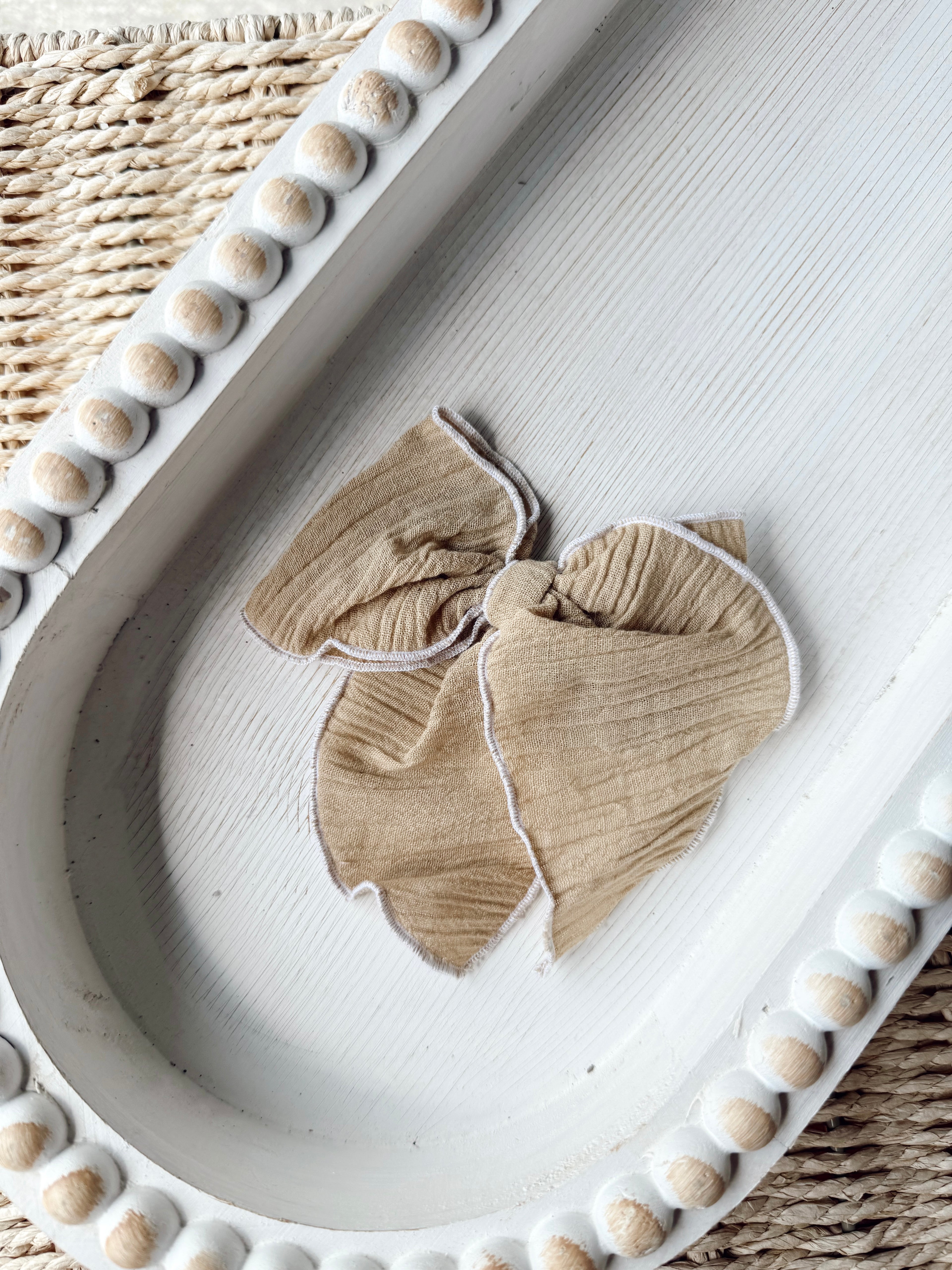 Large Clip - Tan Bow