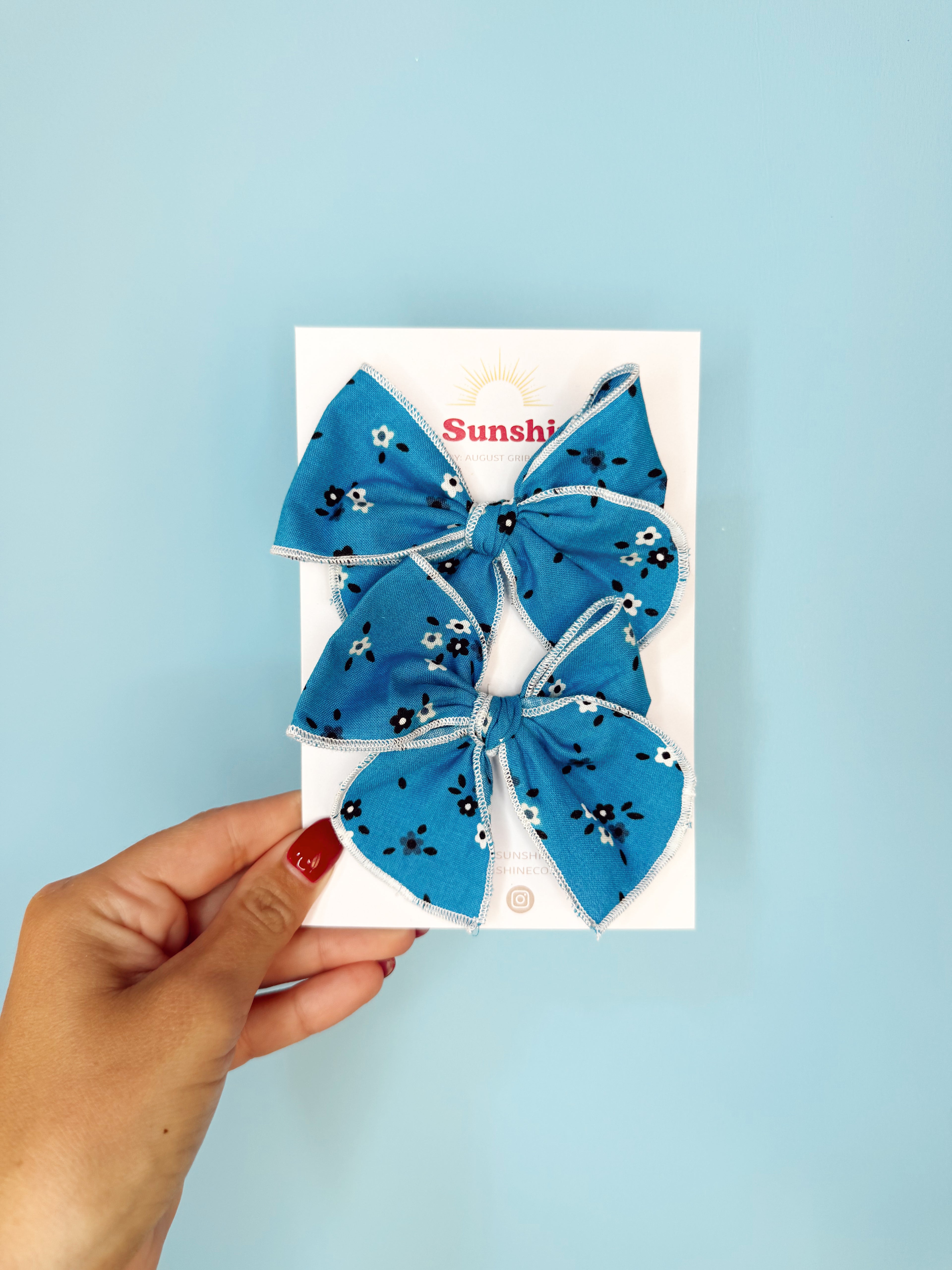 $5 FRIDAY FEATURE - blooming blue 🌼🩵